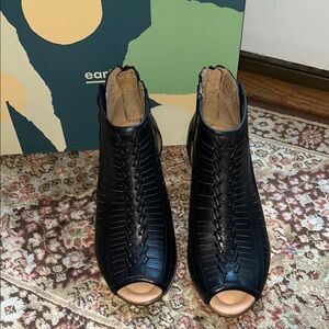 Earth Black Leather Peep-Toe Ankle Booties